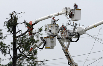 Alabama Power linemen work on storm repair 